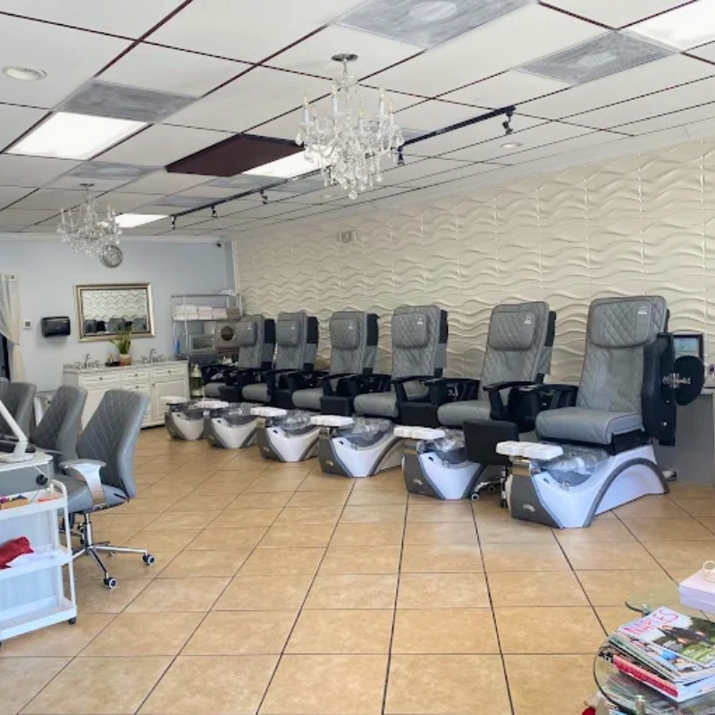 Cần sang bán tiệm nail tại Naples, FL 34109