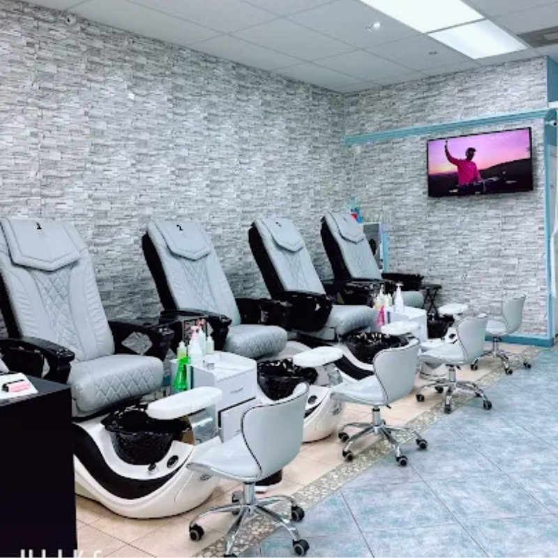 Cần sang bán tiệm nail tại Naples, FL 34116