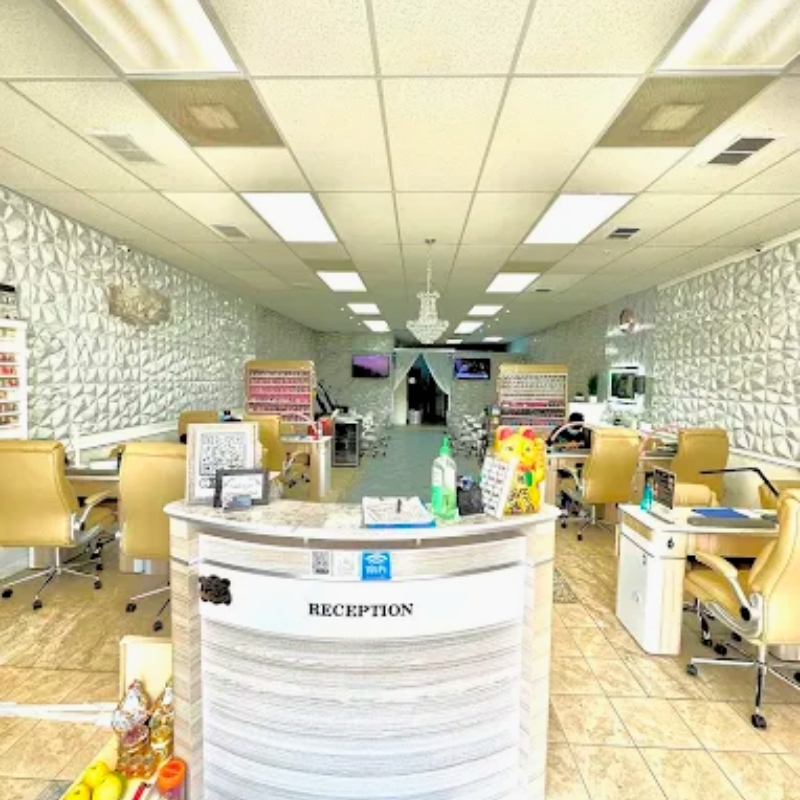 Cần sang bán tiệm nail tại Naples, FL 34116
