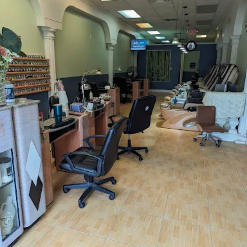Cần sang bán tiệm nail tại Oviedo, FL - 32765