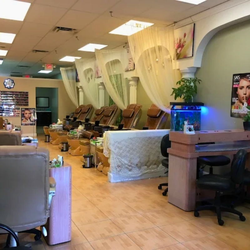 Cần sang bán tiệm nail tại Oviedo, FL - 32765