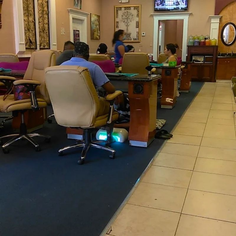 Cần sang bán tiệm nail tại Pensacola, FL - 32505