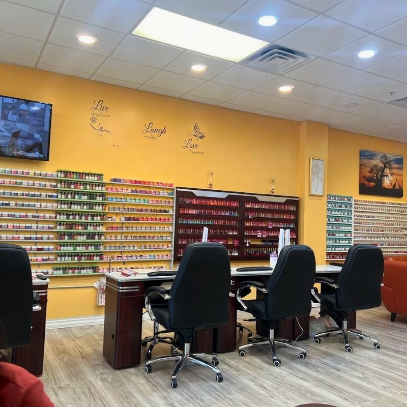 Cần sang bán tiệm nail tại Pensacola, FL - 32514