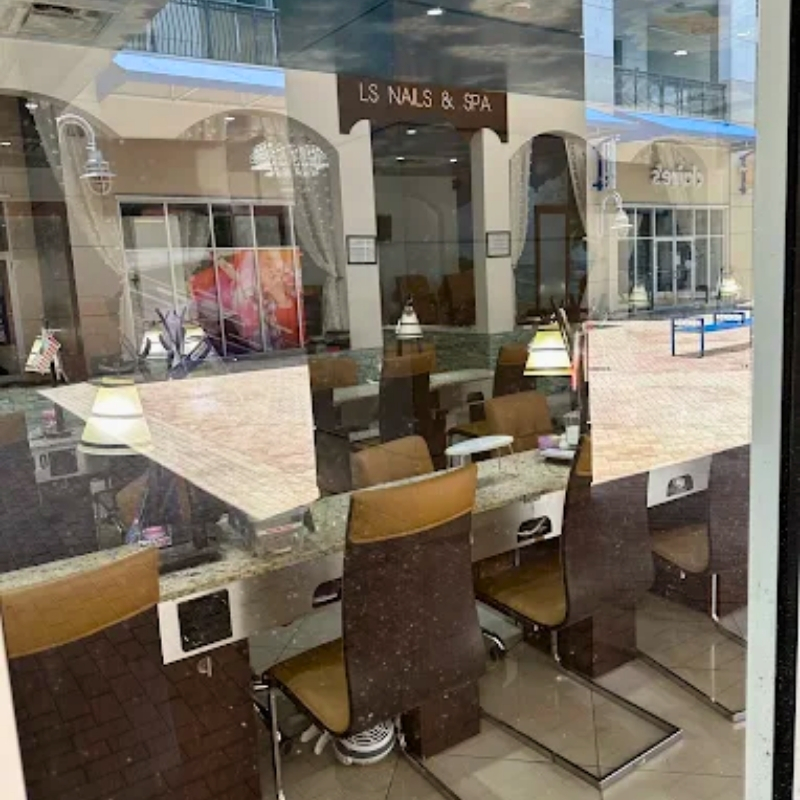 Cần sang bán tiệm nail tại Pompano Beach, FL 33062