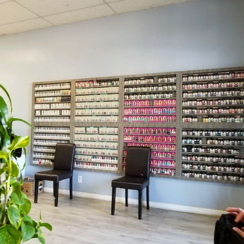Cần sang bán tiệm nail tại Riverside, CA 92501