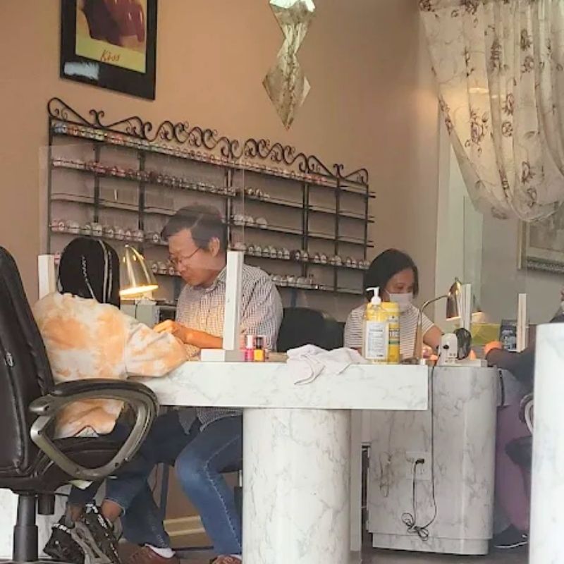 Cần sang bán tiệm nail tại Salisbury, NC 28147
