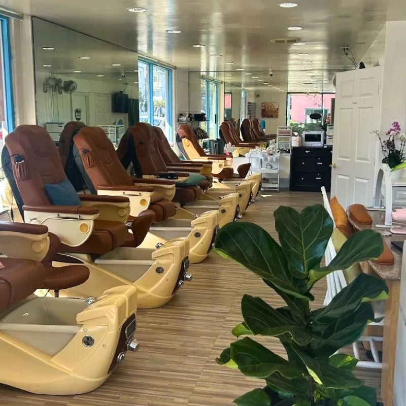 Cần sang bán tiệm nail tại Santa Monica, CA-90405
