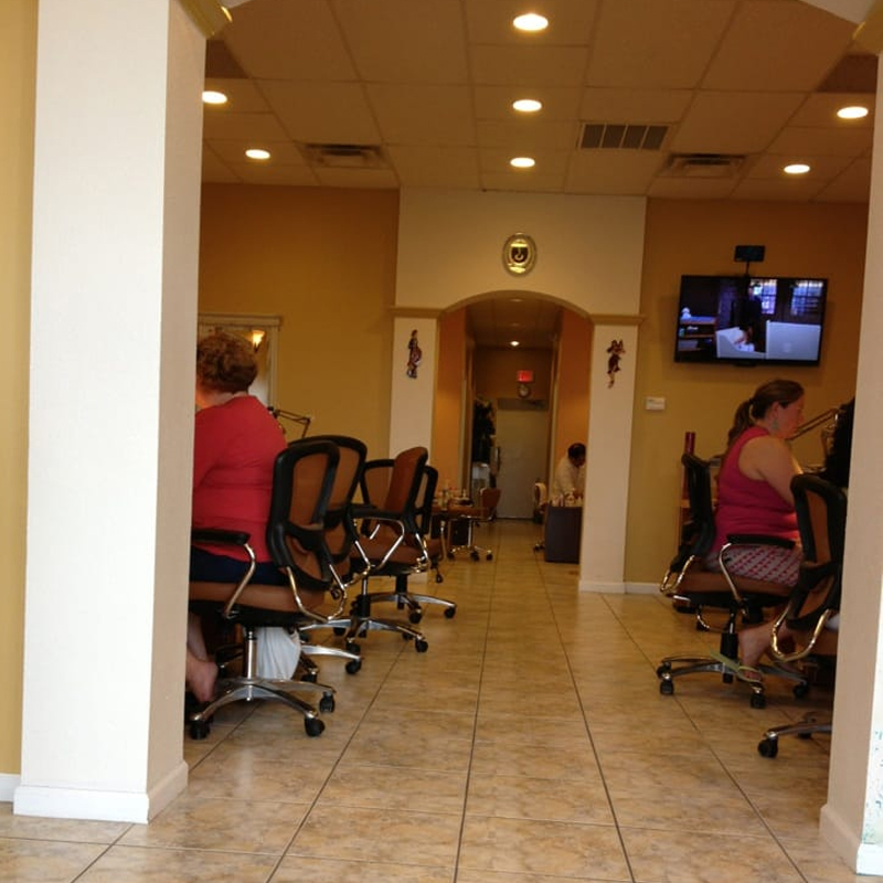 Cần sang bán tiệm nail tại Schertz, TX-78154