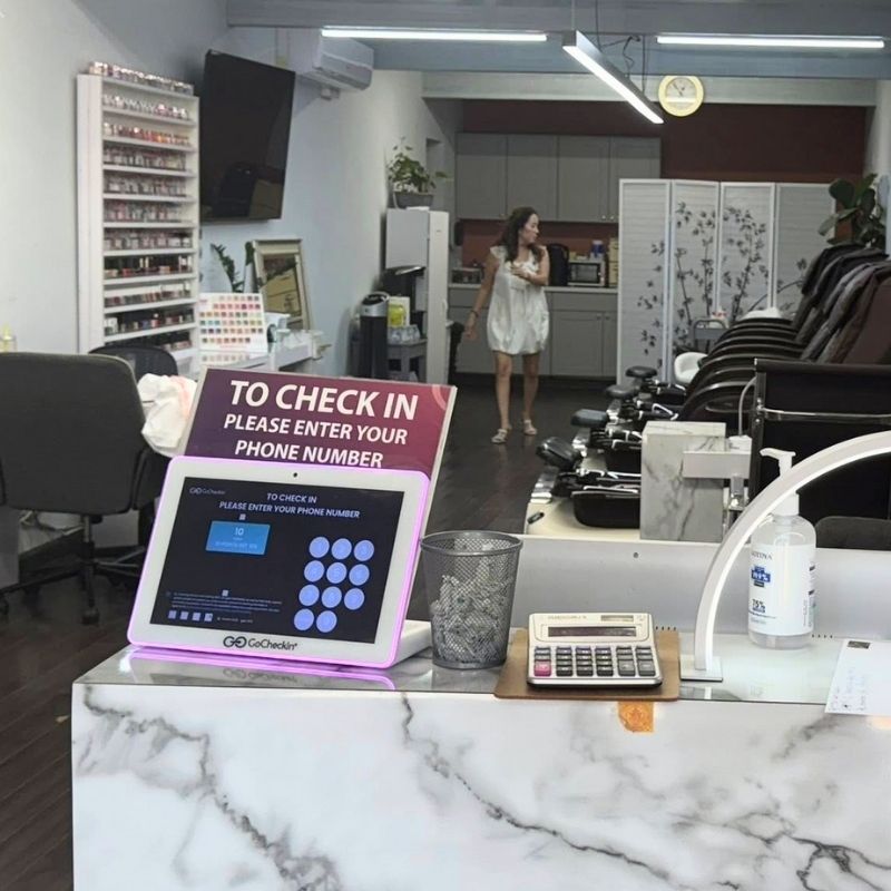 Cần sang bán tiệm nail tại Sierra Madre, CA 91024