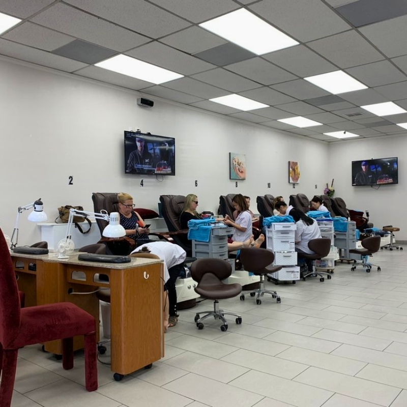 Cần sang bán tiệm nail tại Simi Valley, CA - 93065