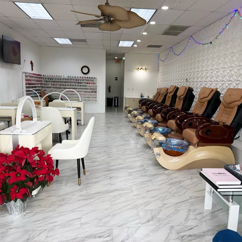 Cần sang bán tiệm nail tại St. Petersburg, FL-33709