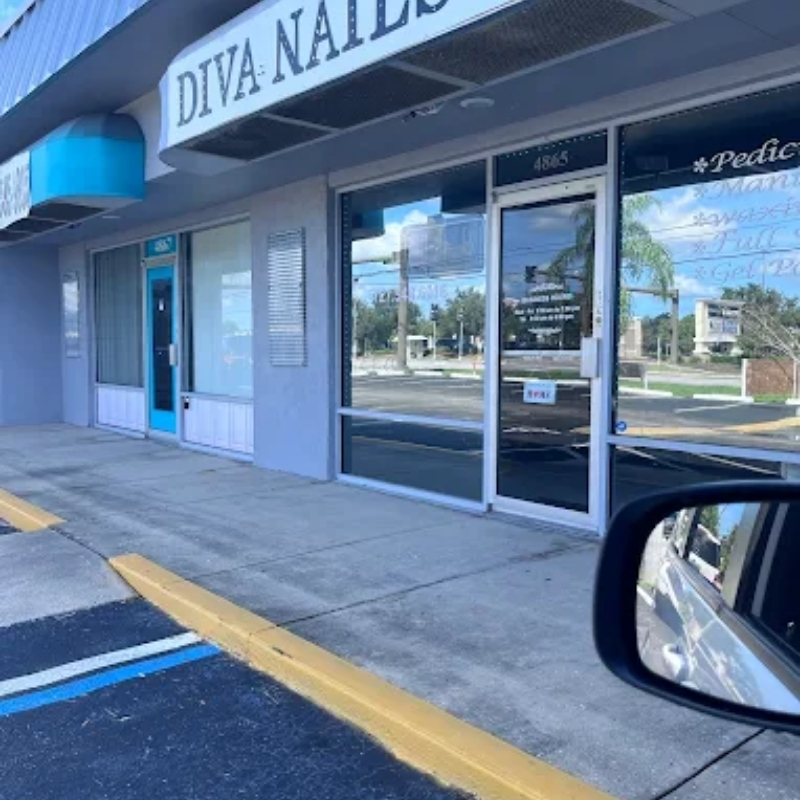 Cần sang bán tiệm nail tại St. Petersburg, FL 33709