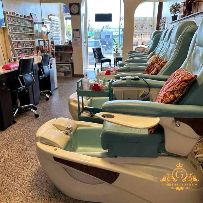 Cần sang bán tiệm nail tại St. Petersburg, FL 33710