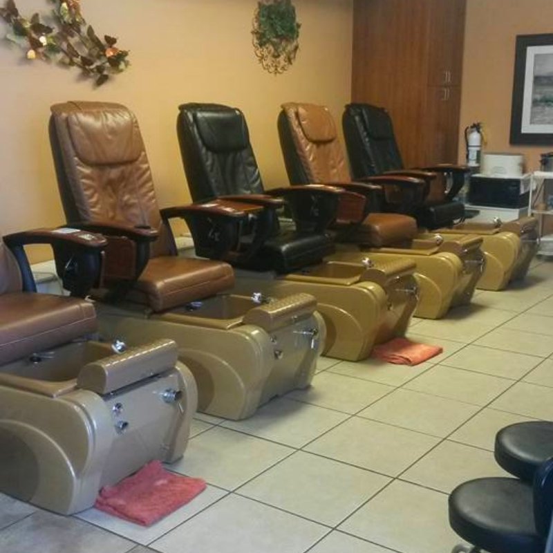 Cần sang bán tiệm nail tại St. Petersburg, FL - 33713