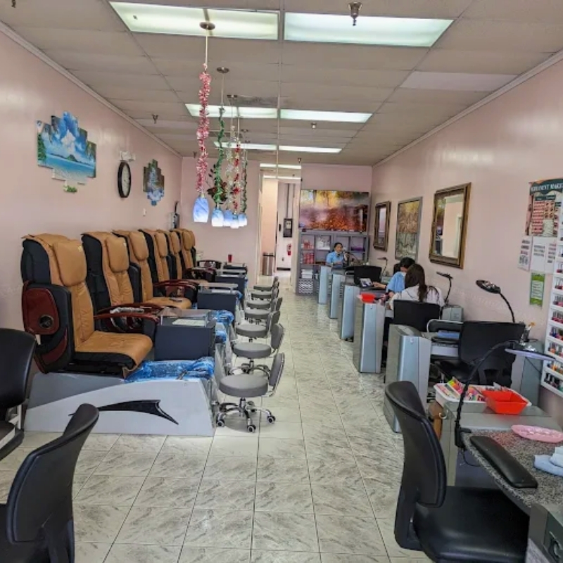 Cần sang bán tiệm nail tại St. Petersburg, FL 33716