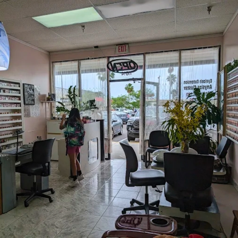 Cần sang bán tiệm nail tại St. Petersburg, FL 33716
