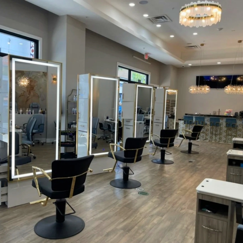 Cần sang bán tiệm nail tại Tampa, FL 33607