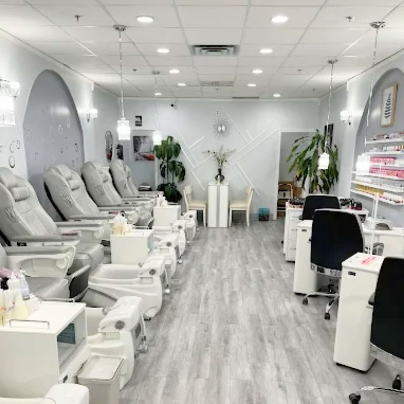 Cần sang bán tiệm nail tại Tampa, FL 33613
