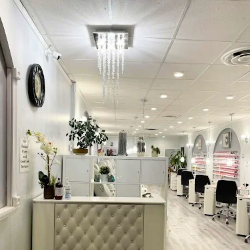 Cần sang bán tiệm nail tại Tampa, FL 33613
