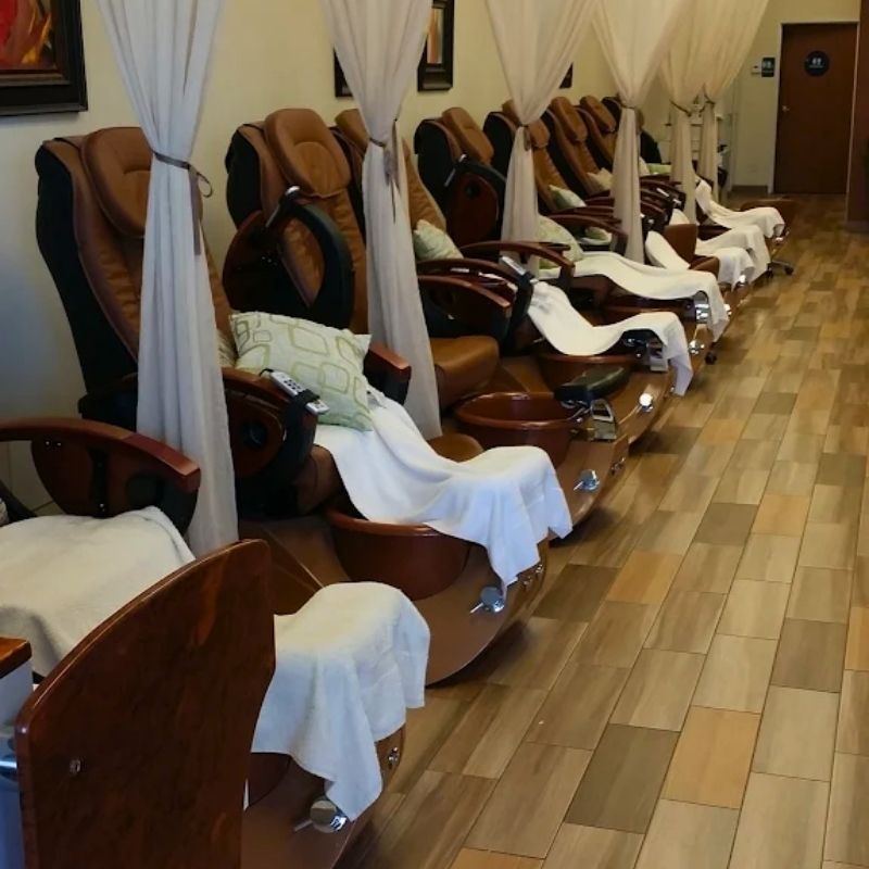 Cần sang bán tiệm nail tại Temecula, CA 92591