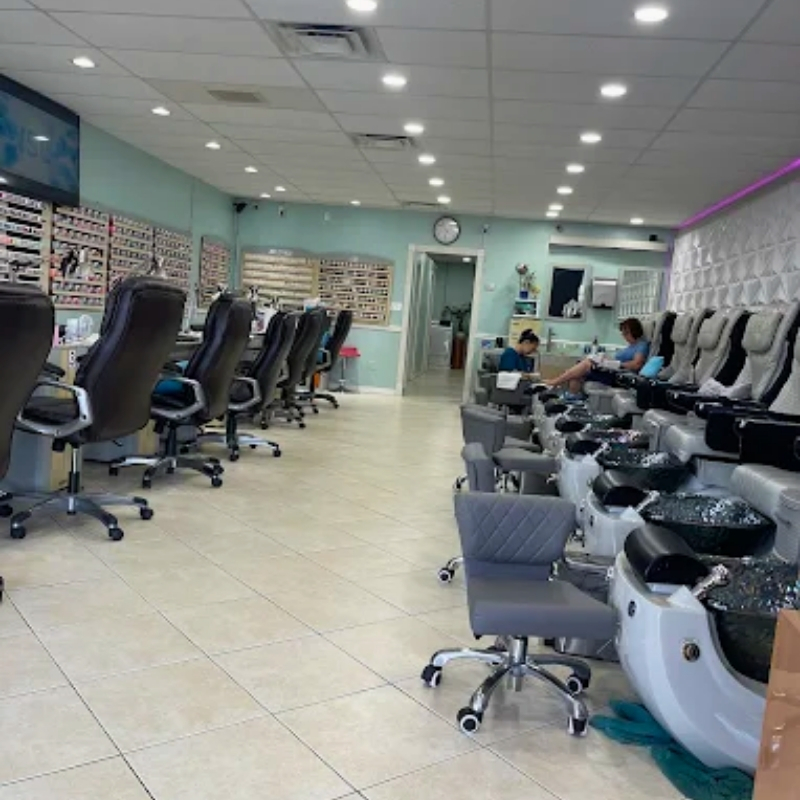 Cần sang bán tiệm nail tại Winter Park, FL 32792
