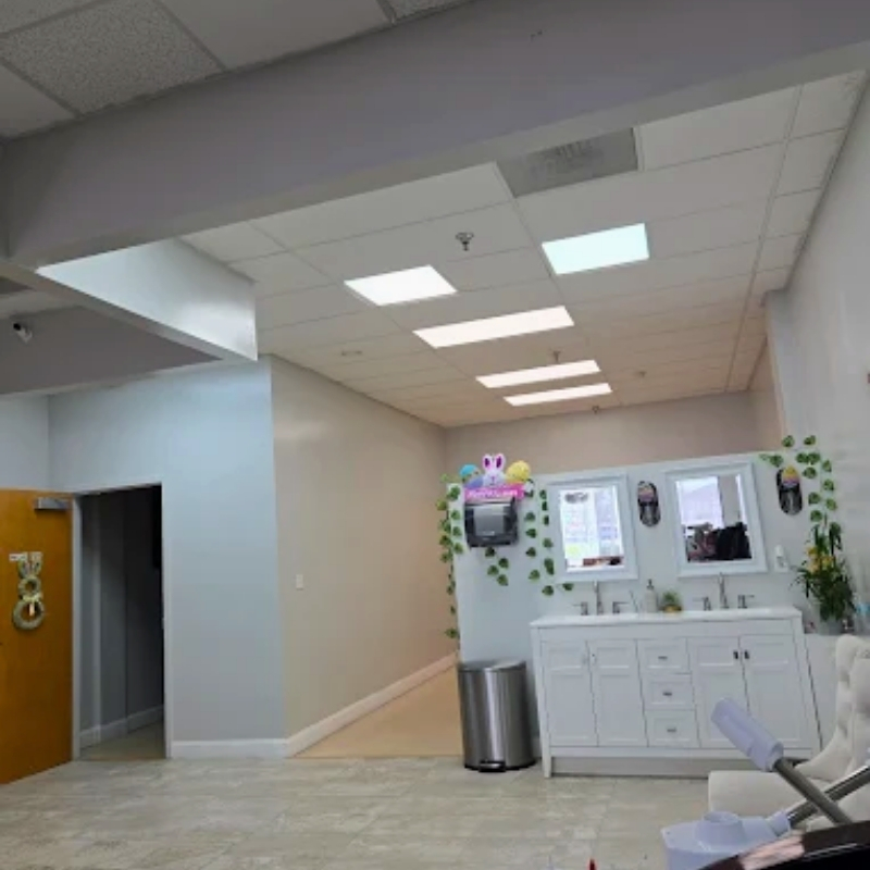 Cần sang bán tiệm nail tại Zephyrhills, FL 33541