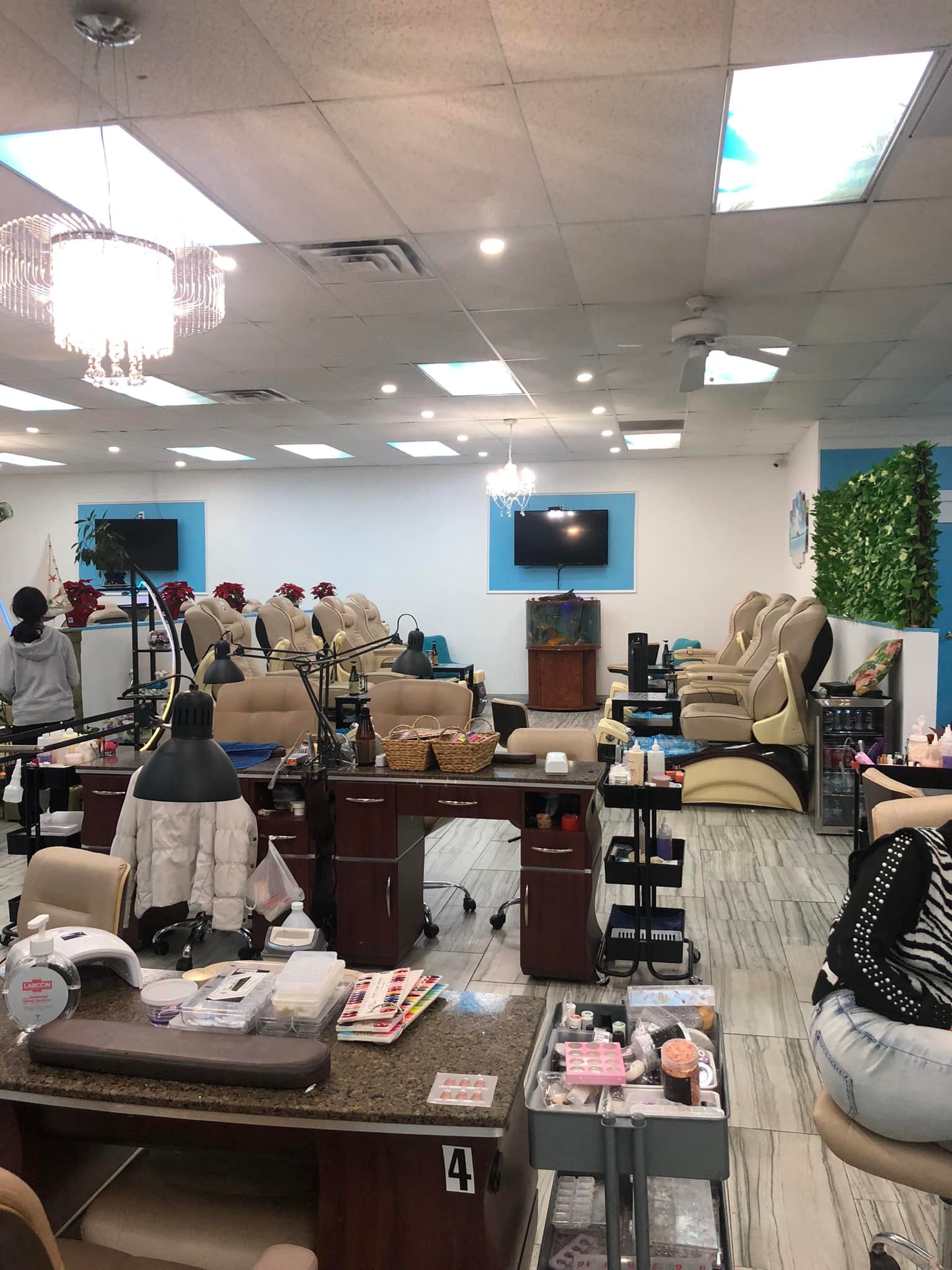 Mua Bán Sang Tiệm Nail Salon Tại Longview, TX 75605