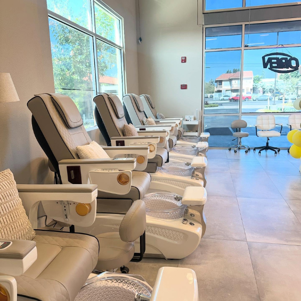 Mua Bán Sang Tiệm Nail Salon Santa Ana, CA 92705