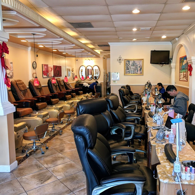 Cần Sang Tiệm Nail Vị Trí Tốt Tại Orlando, FL 32817