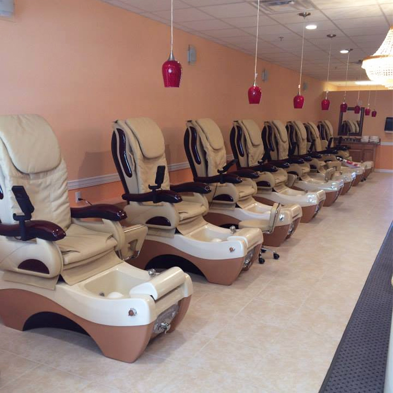 Cần Sang Tiệm Nails In Fayetteville, NC.
