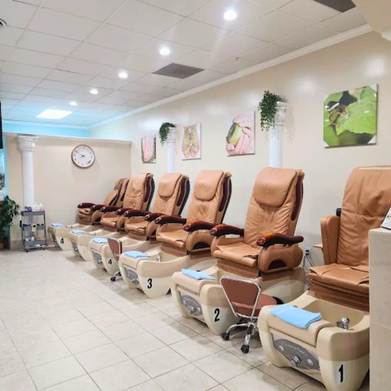 Cần thợ nail gấp tại North Chesterfield, VA