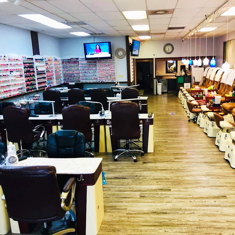 Cần Thợ Nail tại Haines City, Florida