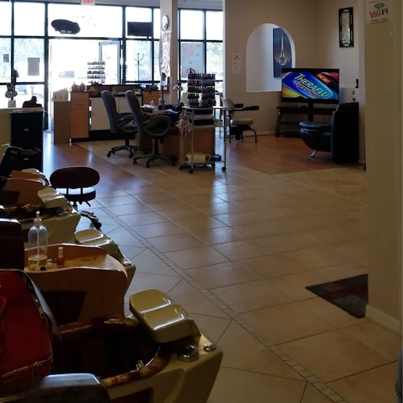 Cần tuyển gấp thợ nail tại Fort Myers, FL 33912