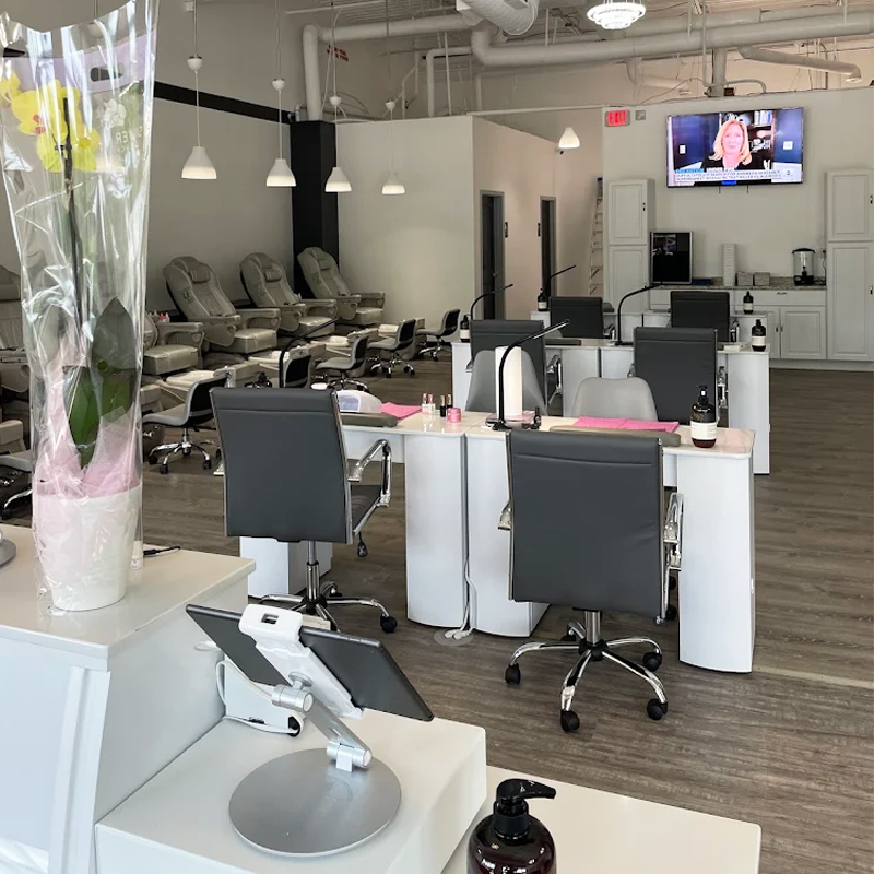 Cần tuyển gấp thợ nail tại Madison, AL 35758