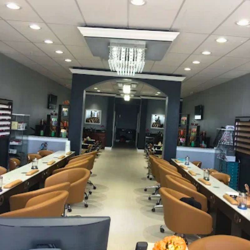 Cần tuyển thợ nail gấp tại Kissimmee, FL 34744