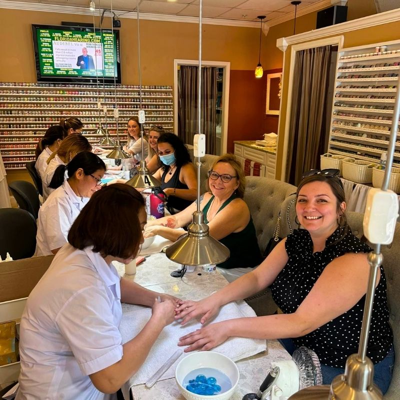 Cần tuyển thợ nail gấp tại Palm Harbor, FL 34683