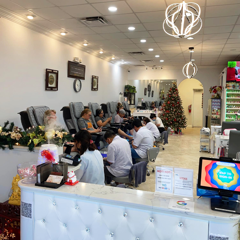 Cần tuyển thợ nail gấp tại Summerfield, FL