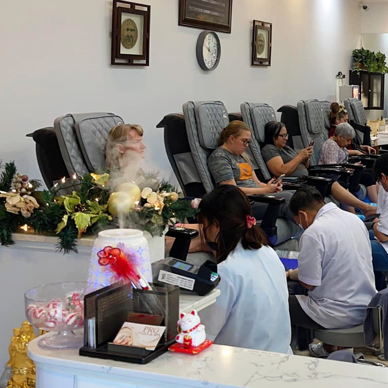 Cần tuyển thợ nail gấp tại Summerfield, FL