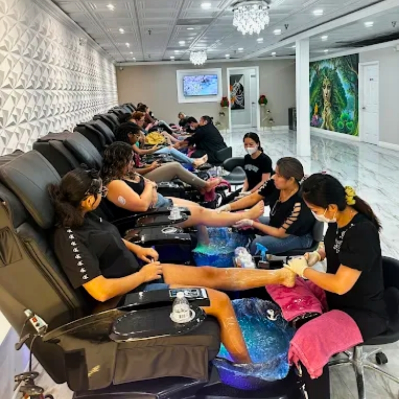 Cần tuyển thợ nail tại Belleview, FL 34420