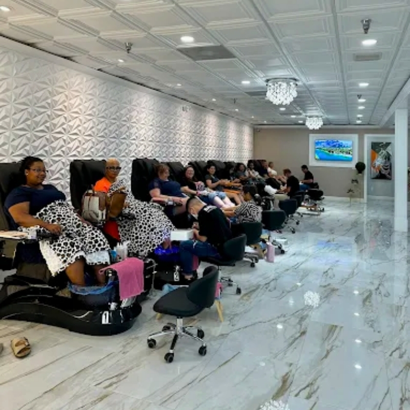 Cần tuyển thợ nail tại Belleview, FL 34420
