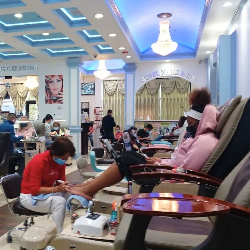 Cần tuyển thợ nail tại Bessemer, AL 35022