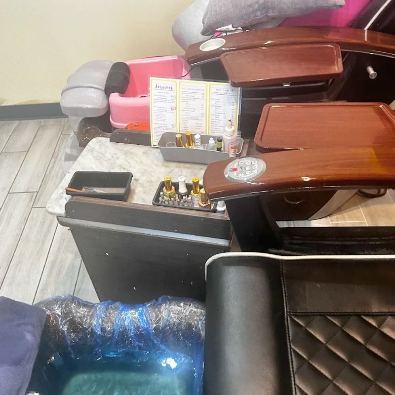 Cần tuyển thợ nail tại Birmingham, AL 35210