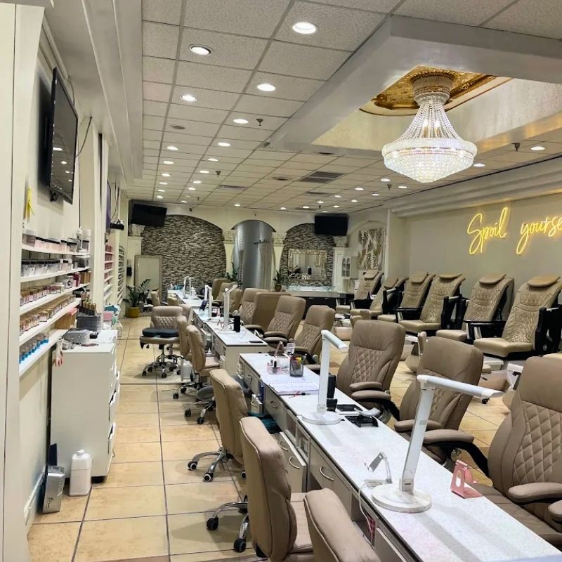 Cần tuyển thợ nail tại Birmingham, AL-35242