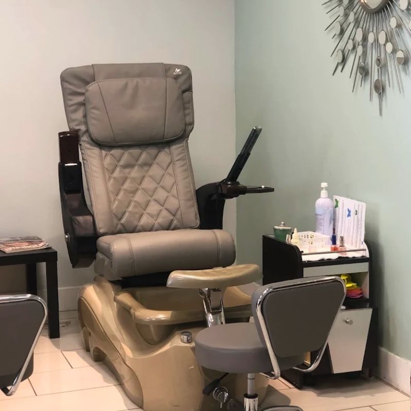 Cần tuyển thợ nail tại Birmingham, AL 35243