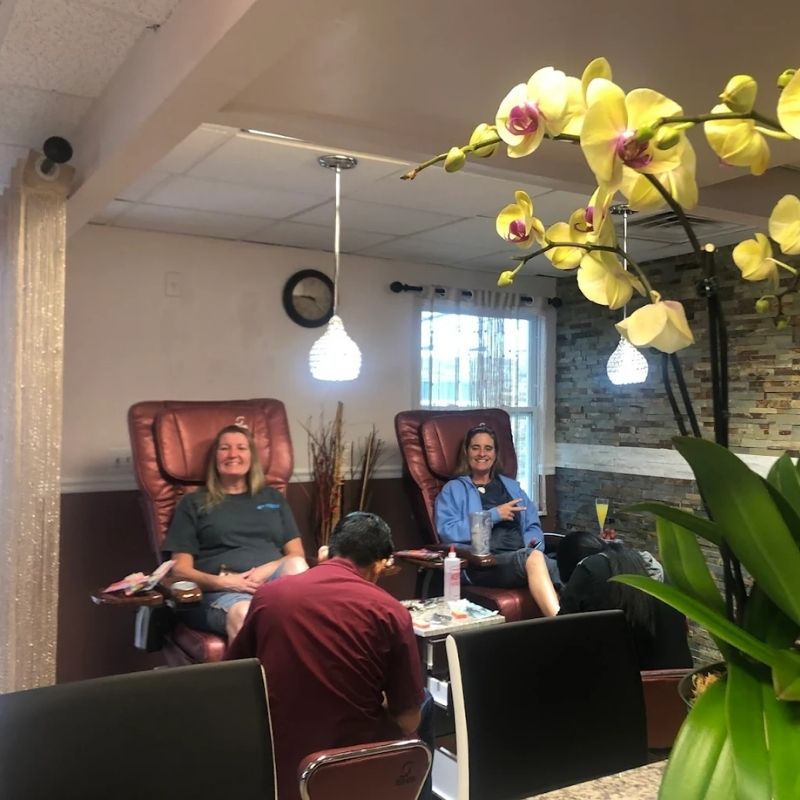 Cần tuyển thợ nail tại Bradenton, FL-34209