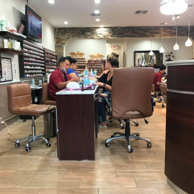 Cần tuyển thợ nail tại Bradenton, FL-34209