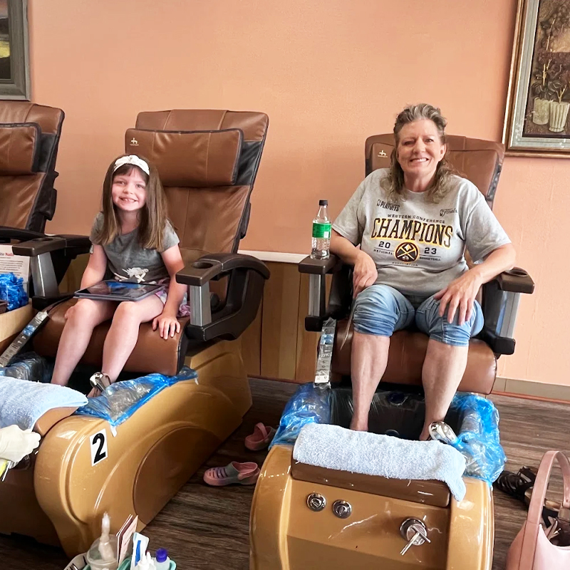 Cần tuyển thợ nail tại Colorado Springs