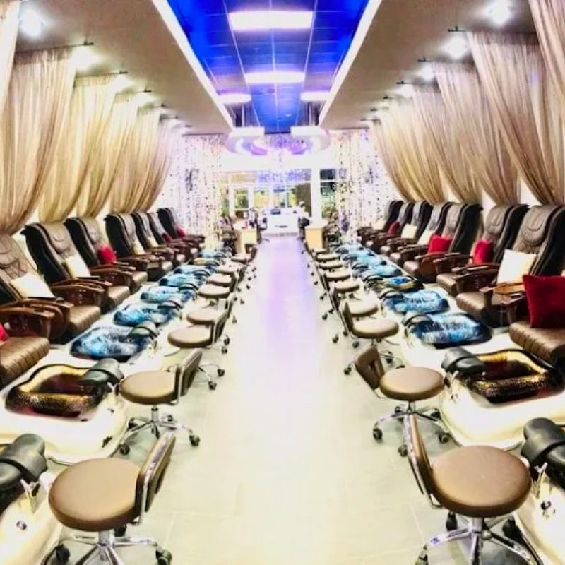 Cần tuyển thợ nail tại Daytona Beach, FL 32117
