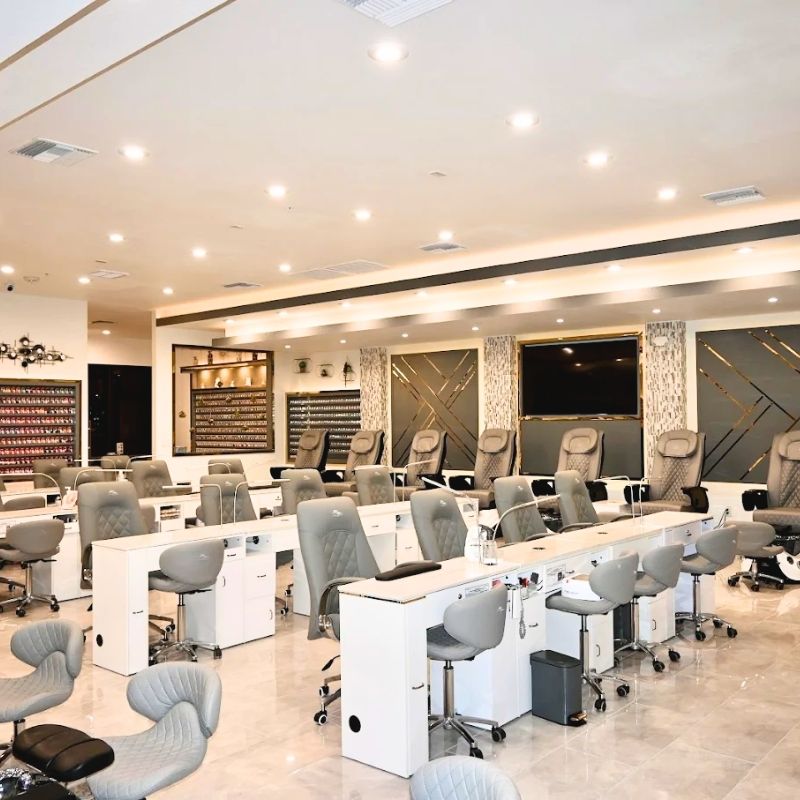 Cần tuyển thợ nail tại Fort Myers, FL-33901