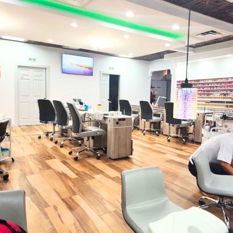Cần tuyển thợ nail tại Inverness, FL-34453